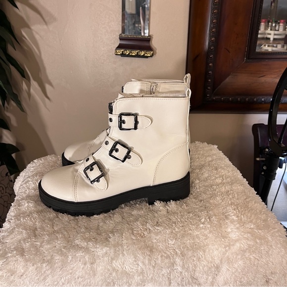 Madden nyc - Picture 4 of 7